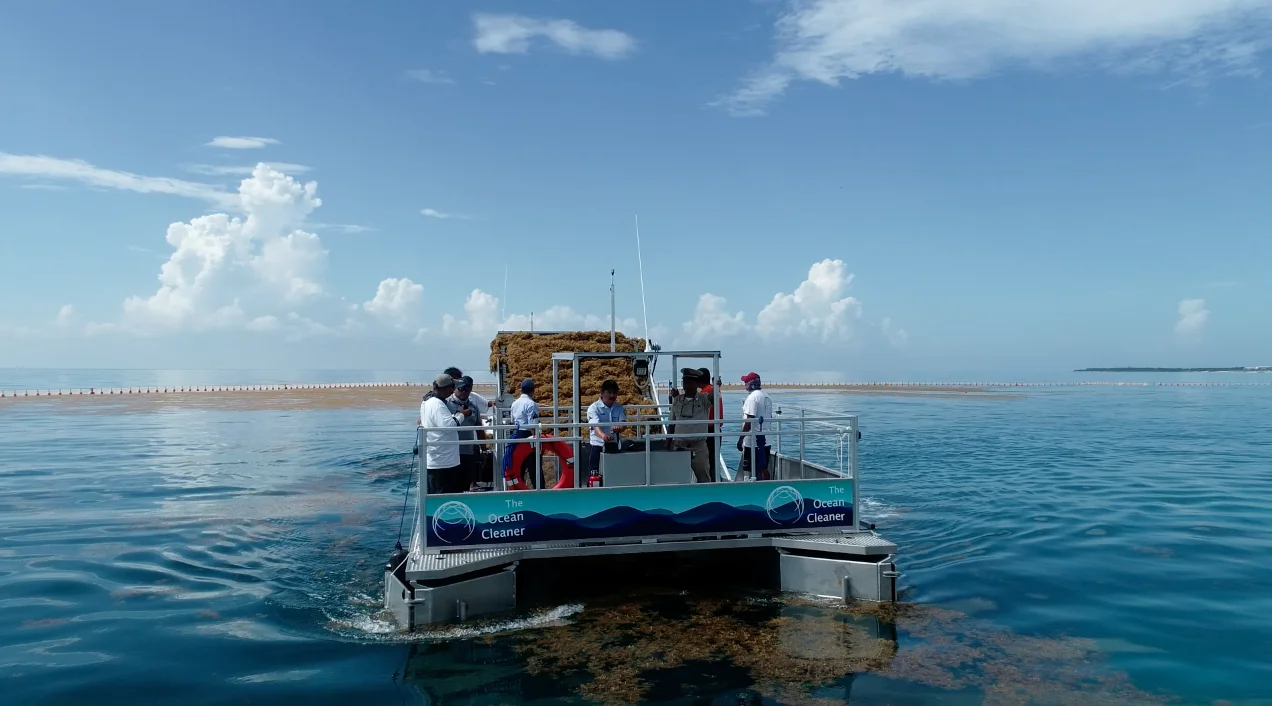 Sargassum-solution-harvesting-boat-the-ocean-cleaner1